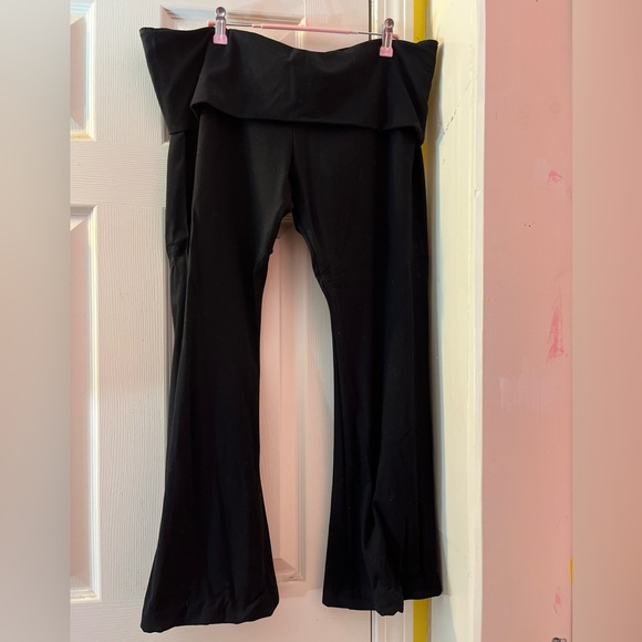 PINK Victoria's Secret Pants - PINK Victoria's Secret Classic fold over Black Leggings